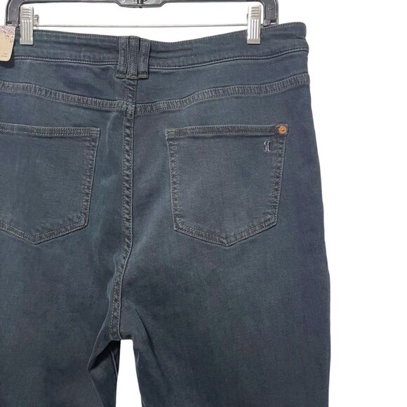 NWT Anthropologie PILCRO The Icon Flare Jeans 32 - Picture 8 of 11